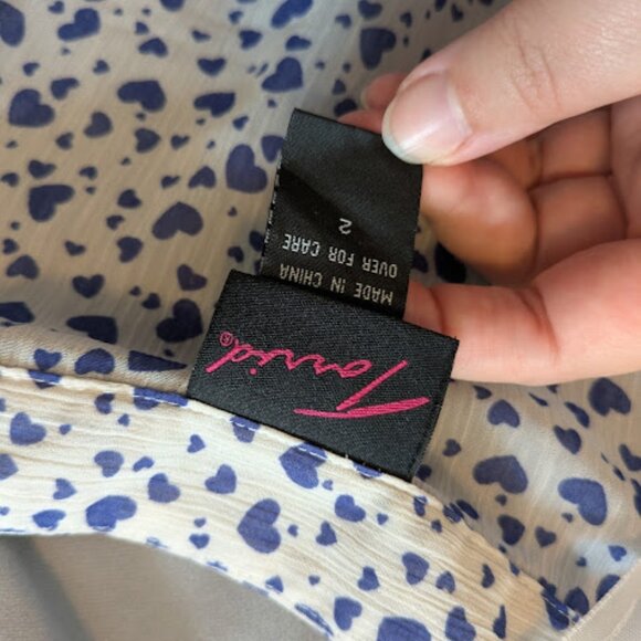 Torrid Blue and White Heart Blouse Size 2/2X - Picture 3 of 10